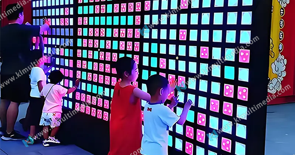 Interactive Lighting Installation - Touch light painting Интерактивные огни