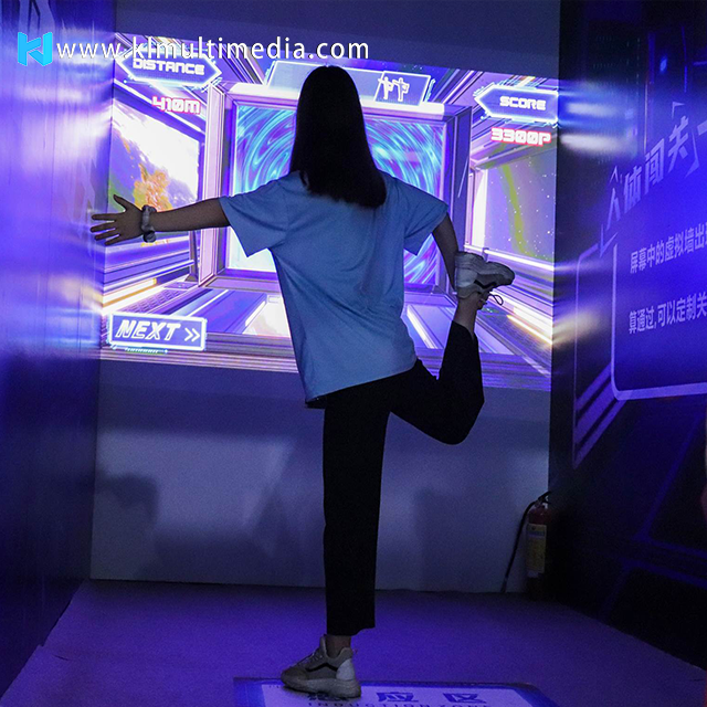 Игра «Дыра в стене»