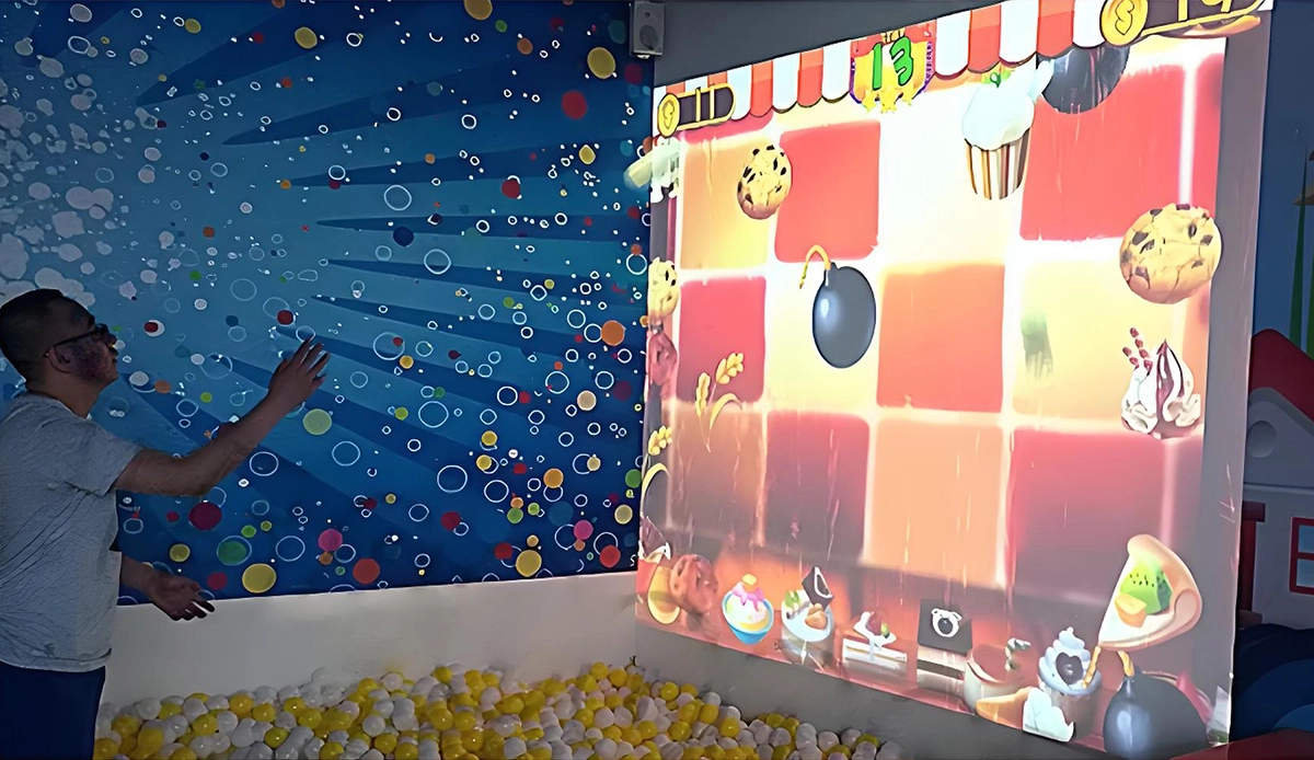 игры с проекцией на стену