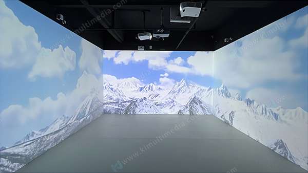 огромные заснеженные горы