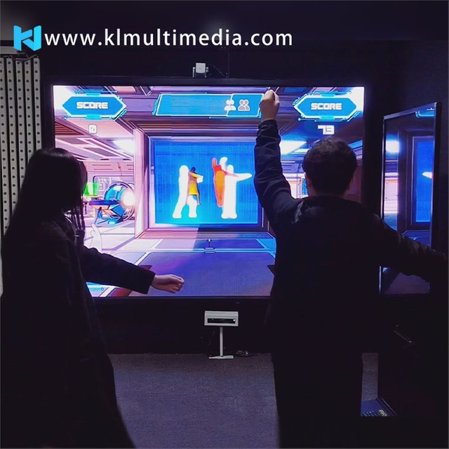 Игра «Дыра в стене»