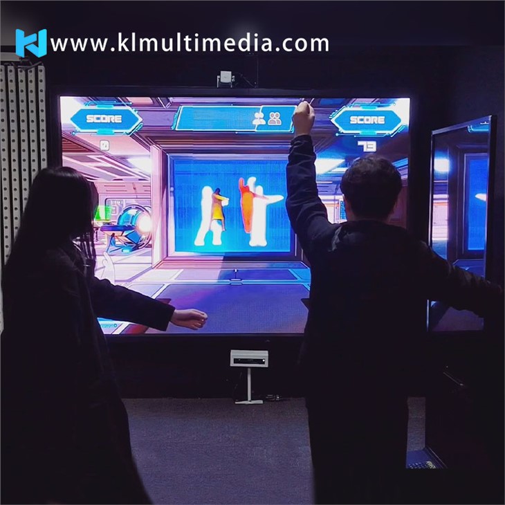 Игра «Дыра в стене»