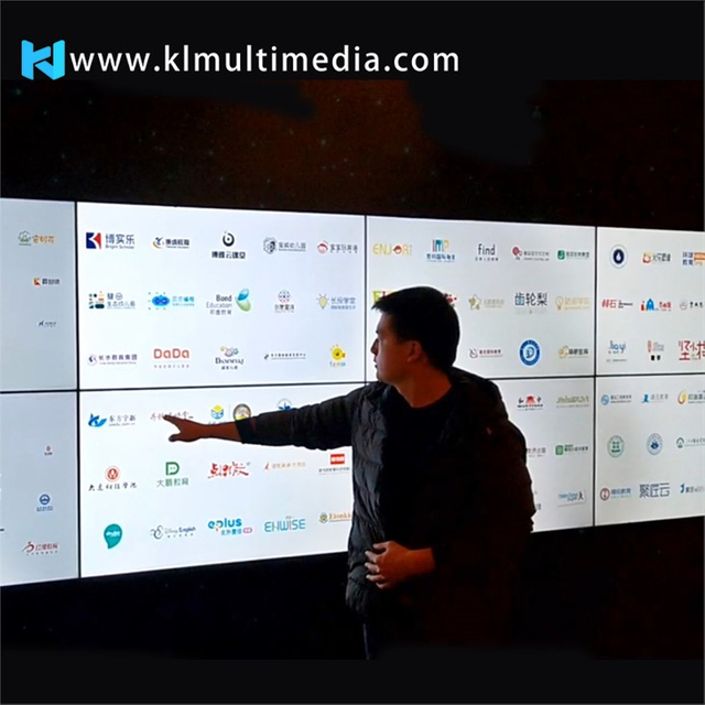 Выставочная интерактивная стена