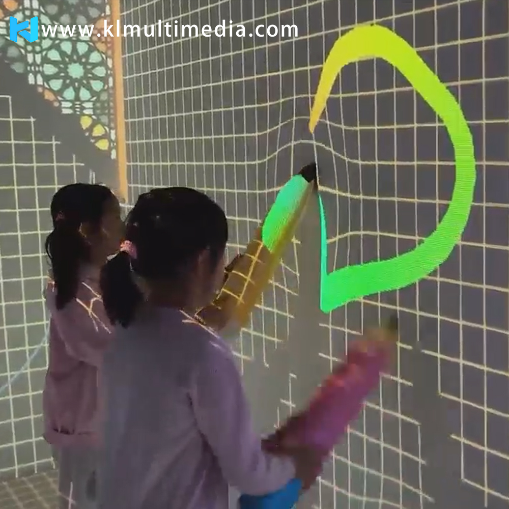 Рисовать живым